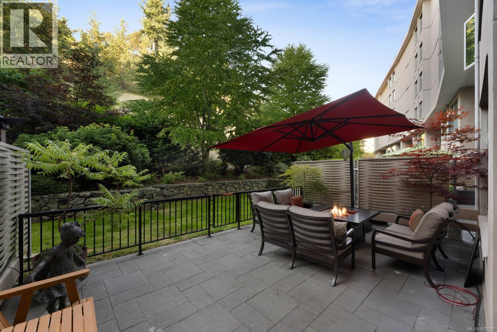 5322 Sayward Hill Cres, Saanich