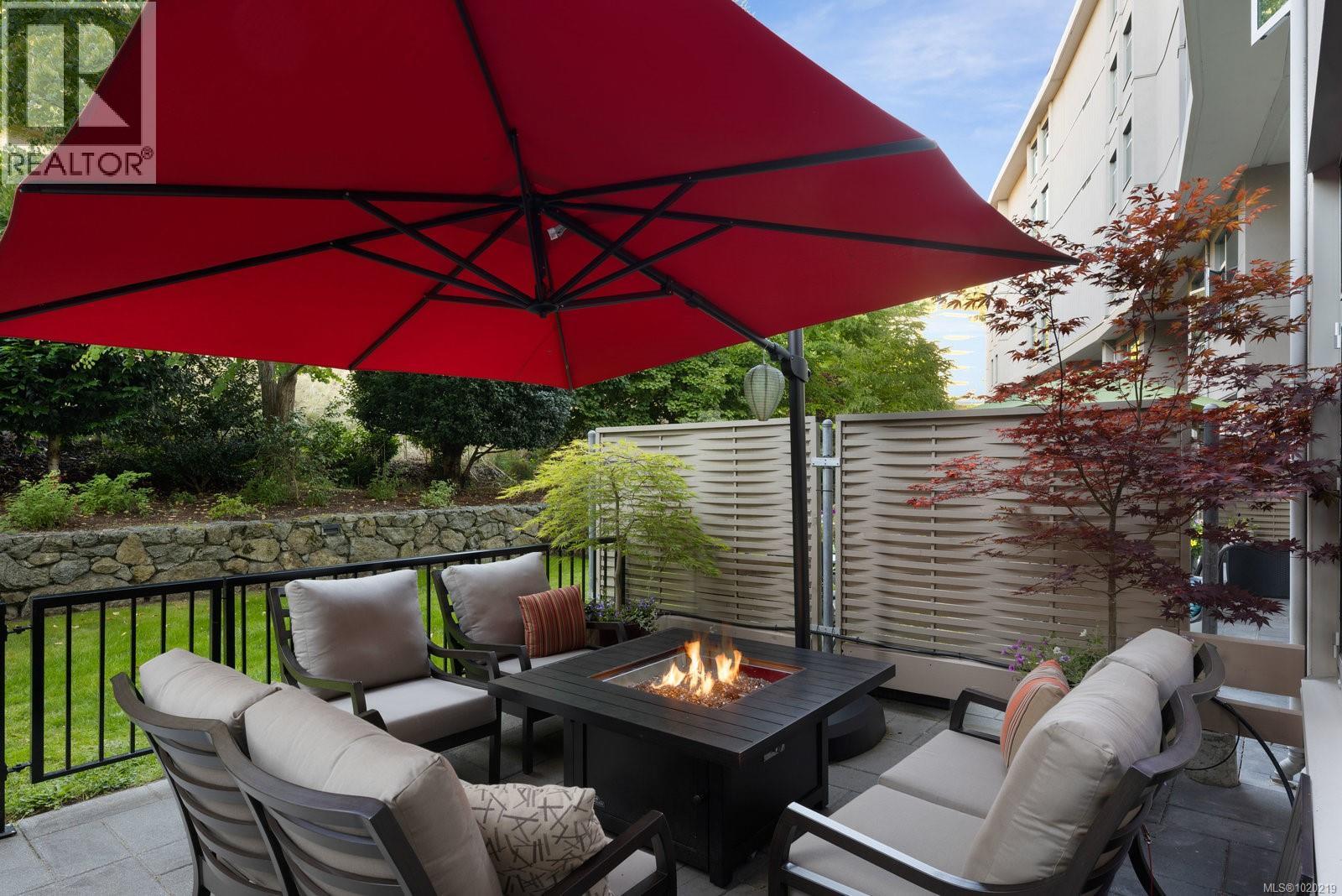 5322 Sayward Hill Cres, Saanich