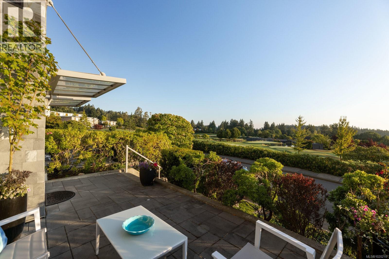 5322 Sayward Hill Cres, Saanich