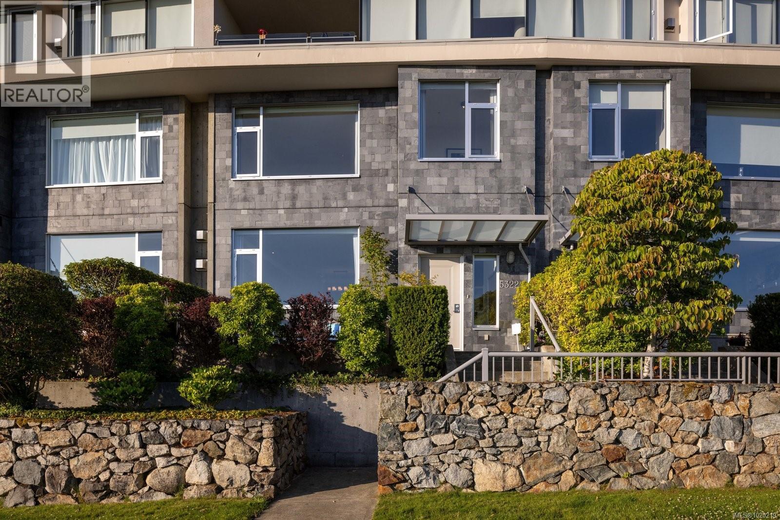 5322 Sayward Hill Cres, Saanich