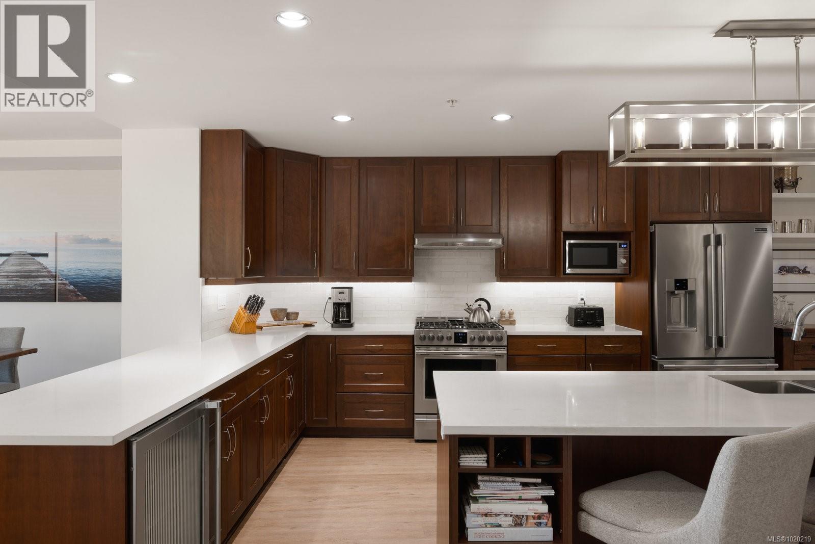 5322 Sayward Hill Cres, Saanich