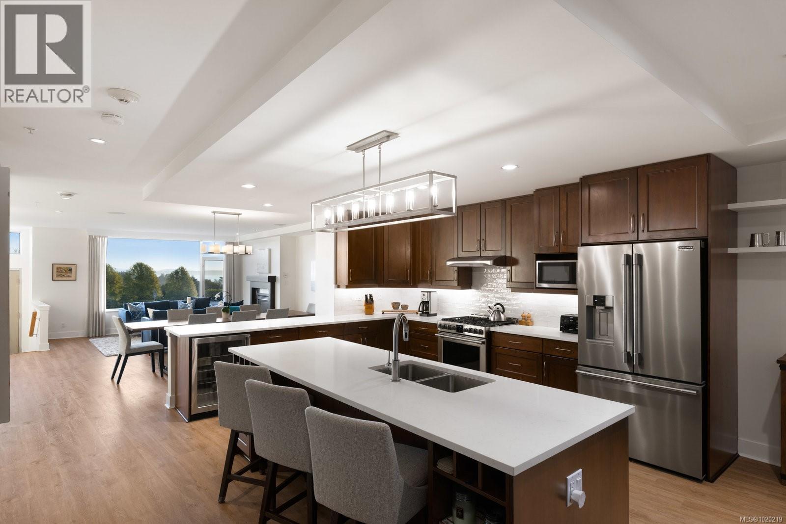 5322 Sayward Hill Cres, Saanich