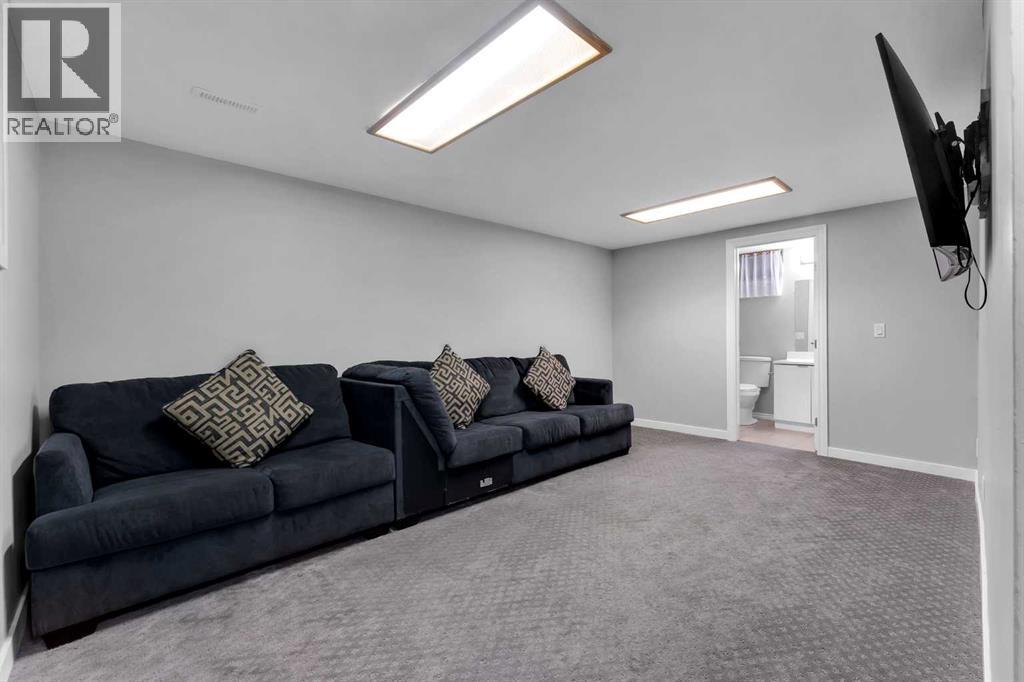 Single Family House for Sale in  Rundlecairn Road NE Rundle Calgary 