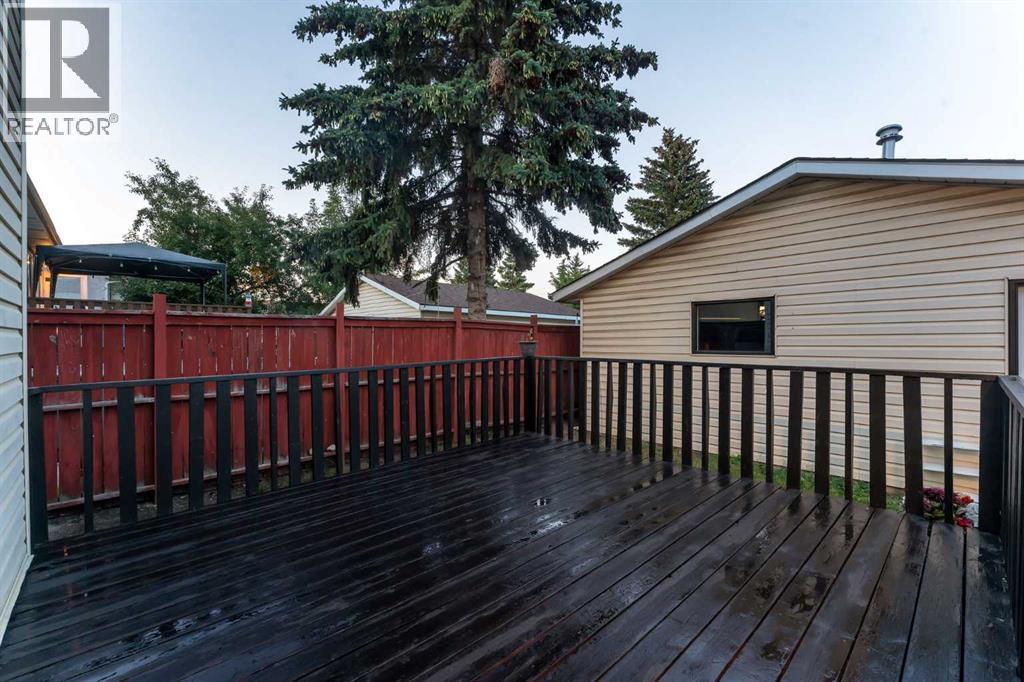 Single Family House for Sale in  Rundlecairn Road NE Rundle Calgary 