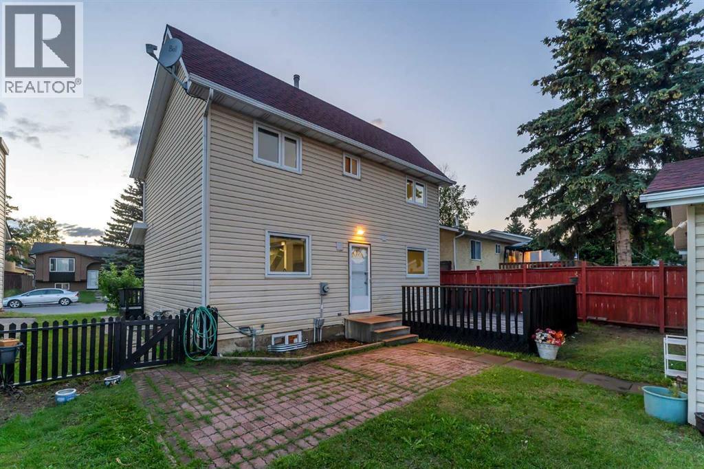 Single Family House for Sale in  Rundlecairn Road NE Rundle Calgary 