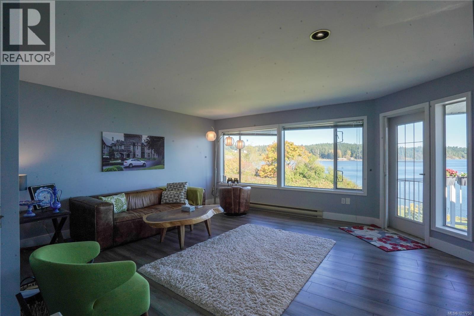 230 Portsmouth Dr, Colwood