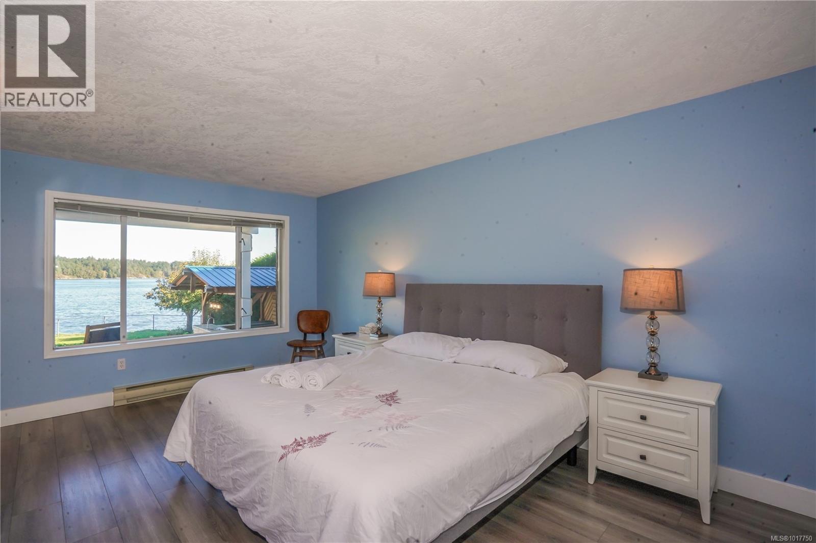 230 Portsmouth Dr, Colwood