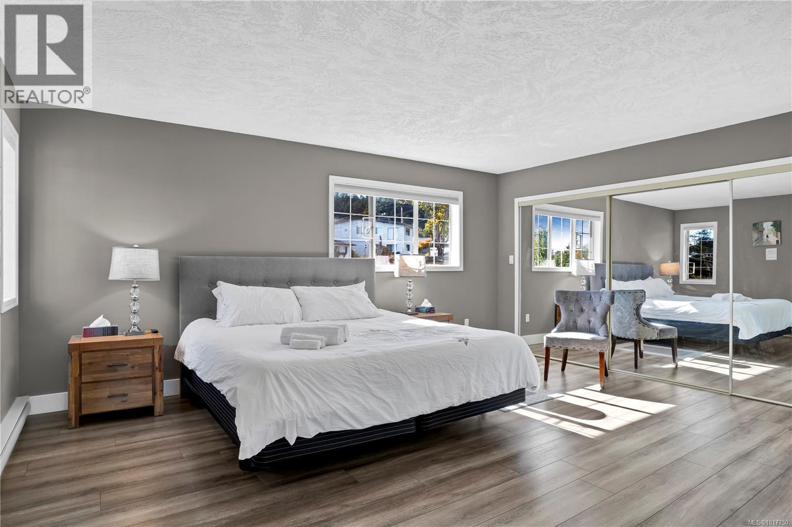 230 Portsmouth Dr, Colwood