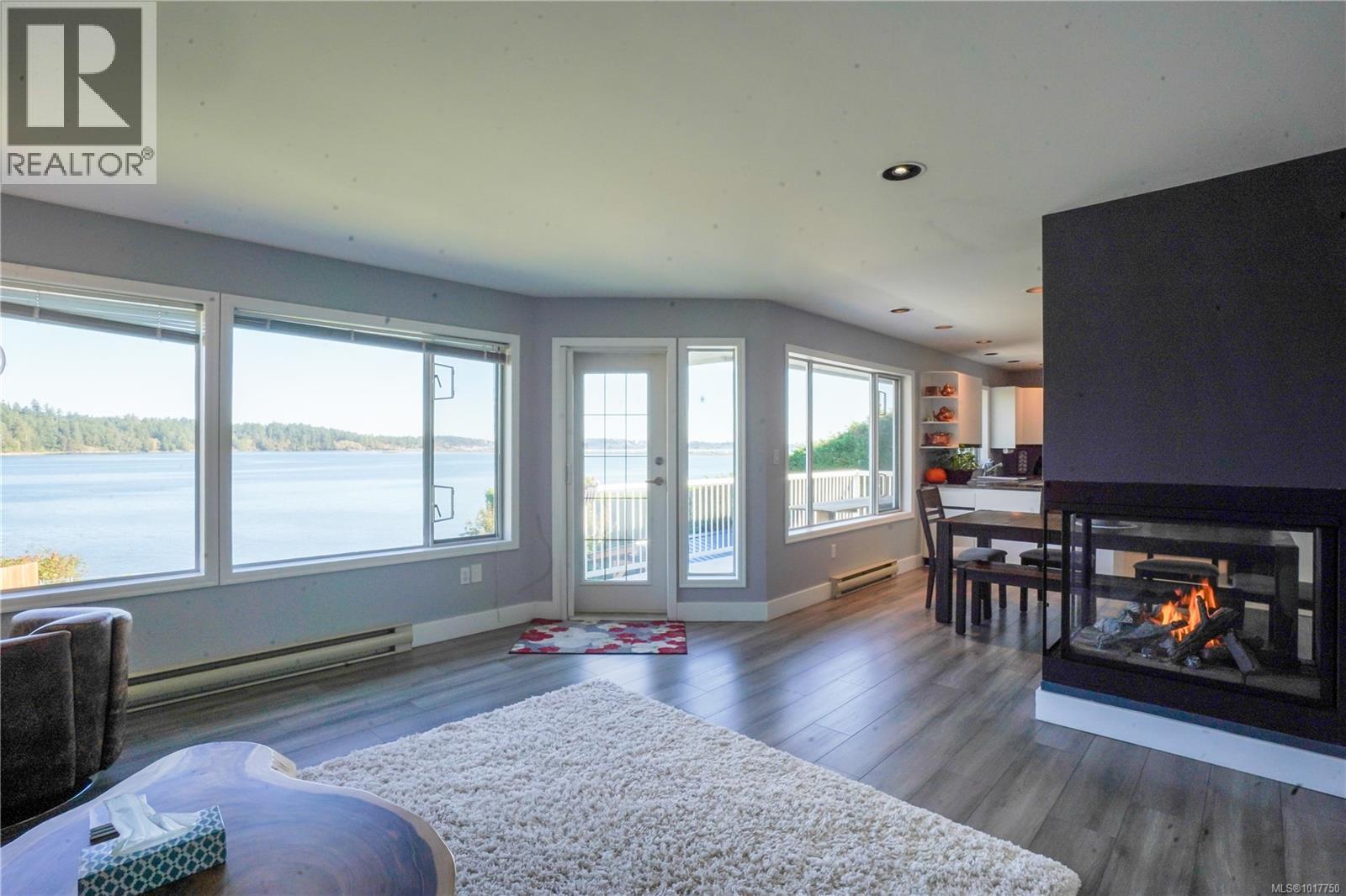 230 Portsmouth Dr, Colwood