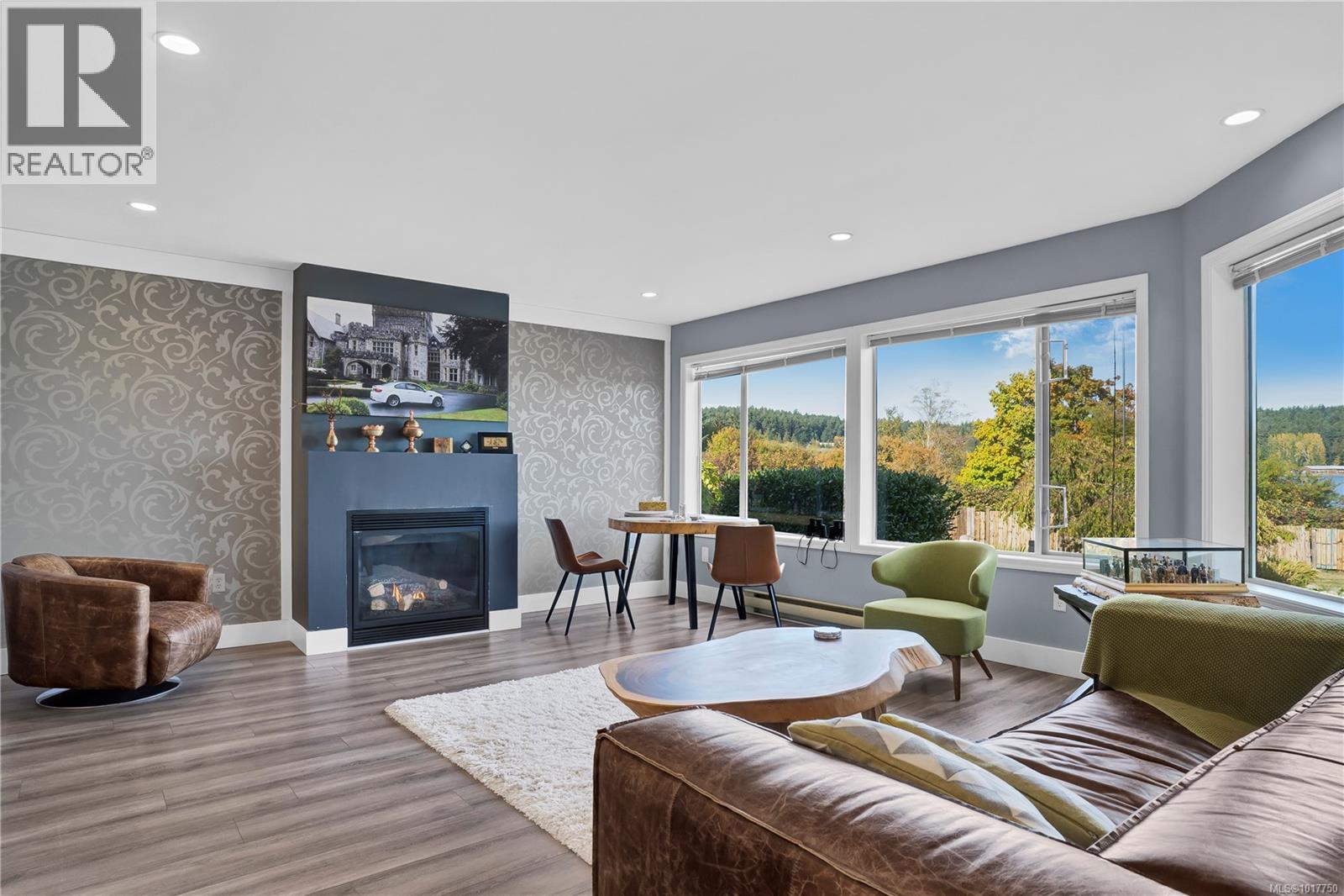 230 Portsmouth Dr, Colwood