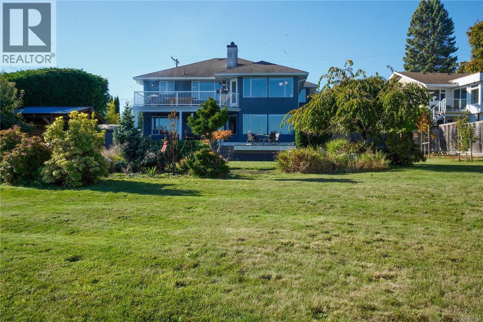 230 Portsmouth Dr, Colwood