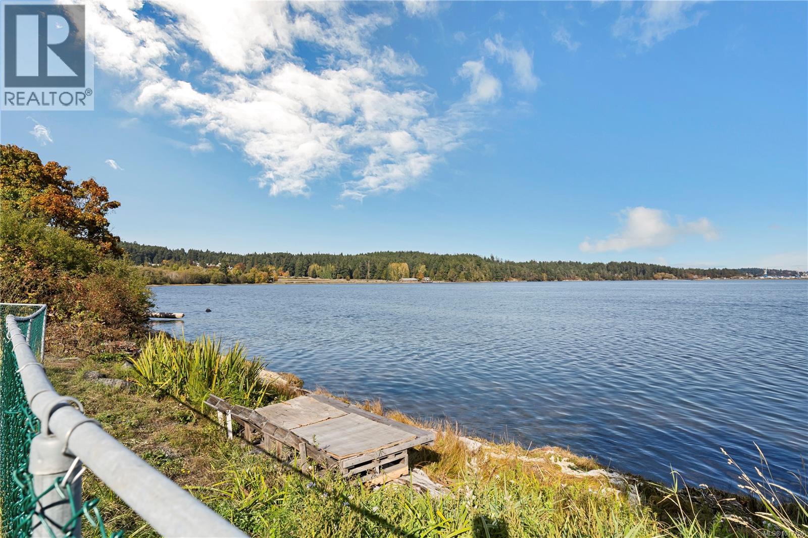 230 Portsmouth Dr, Colwood