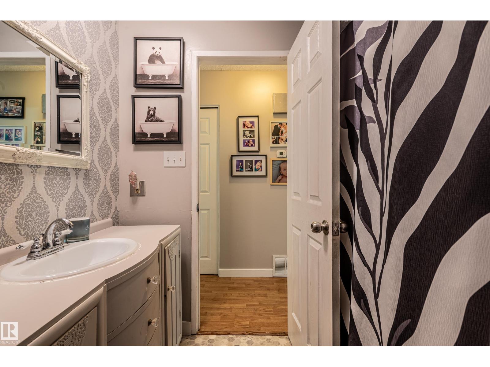 11007 172 AV NW, Edmonton