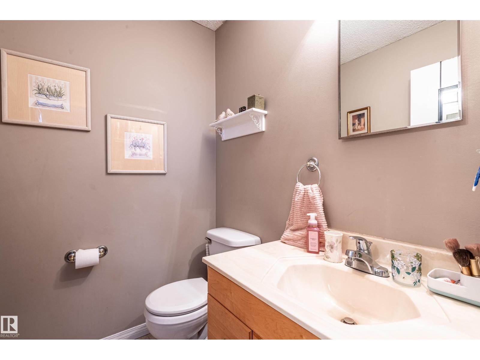 11007 172 AV NW, Edmonton