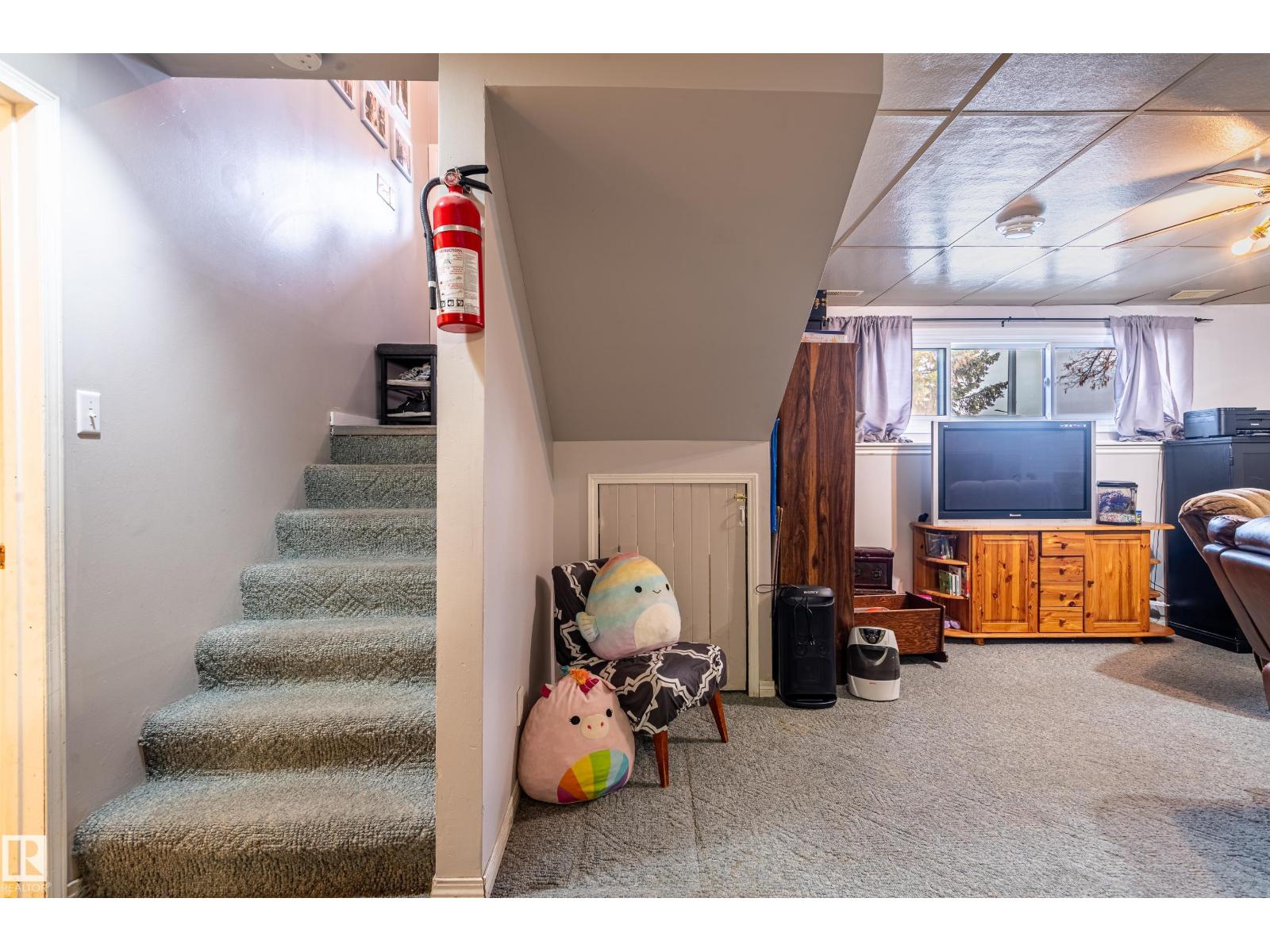 11007 172 AV NW, Edmonton