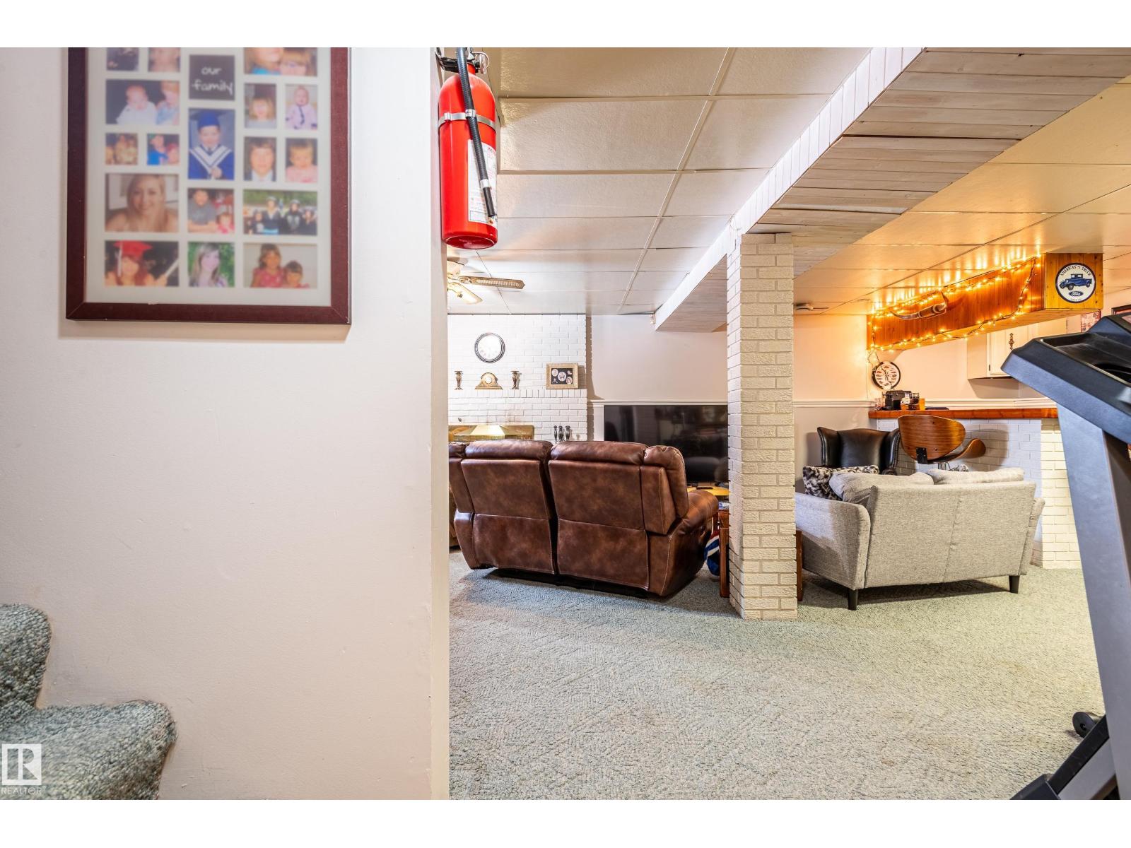 11007 172 AV NW, Edmonton