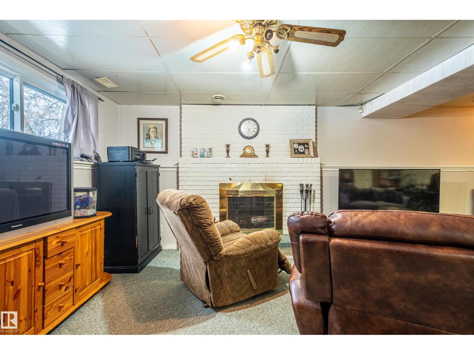 11007 172 AV NW, Edmonton