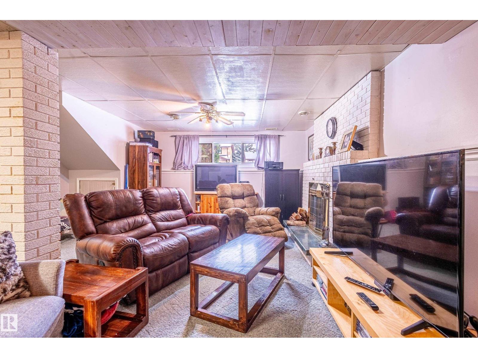 11007 172 AV NW, Edmonton