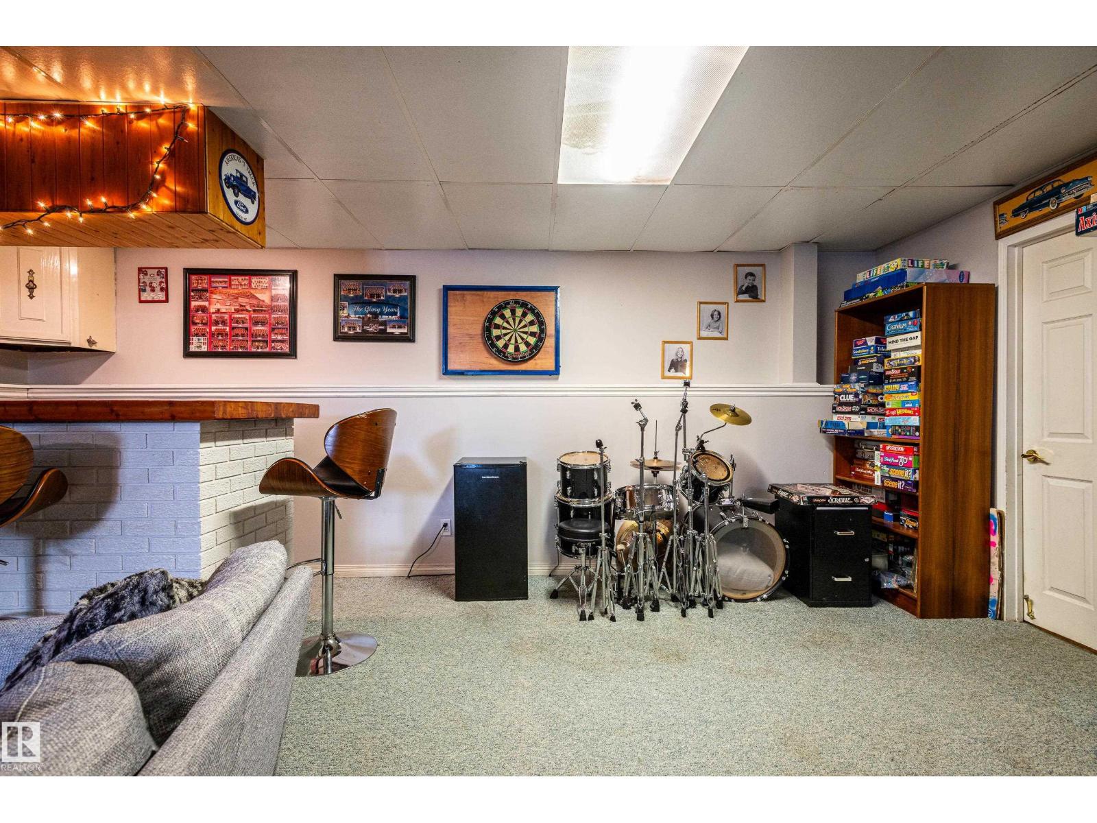 11007 172 AV NW, Edmonton