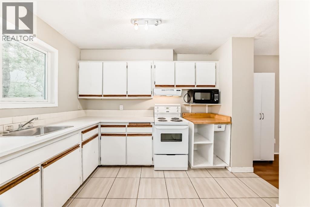 Single Family House for Sale in    Avenue SE Acadia Calgary 