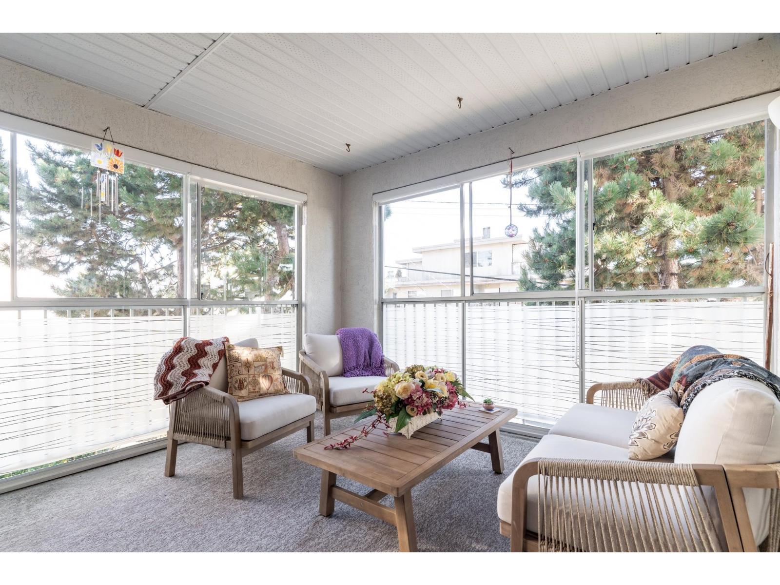 204 15130 ROPER AVENUE, White Rock