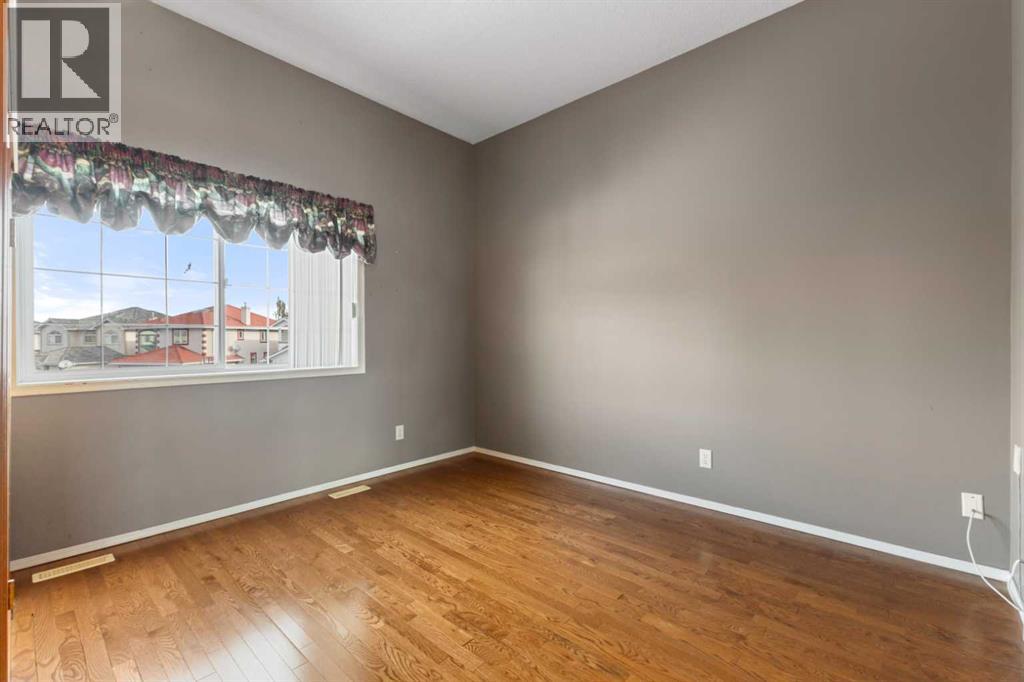 Single Family House for Sale in  Coral Shores Cape NE Coral Springs Calgary 