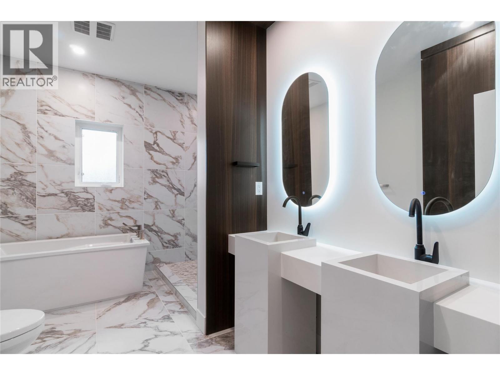 633 9 Street SE, Salmon Arm