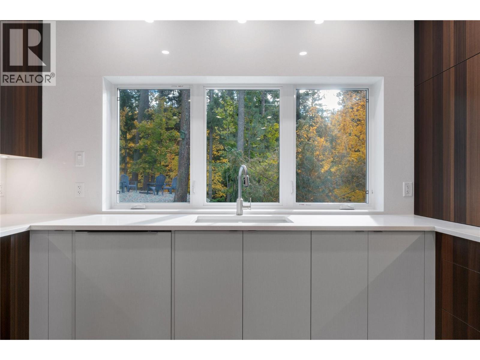 633 9 Street SE, Salmon Arm