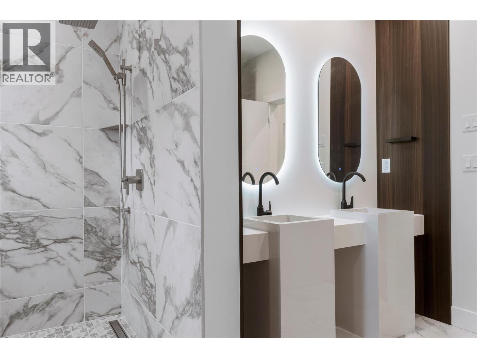 633 9 Street SE, Salmon Arm