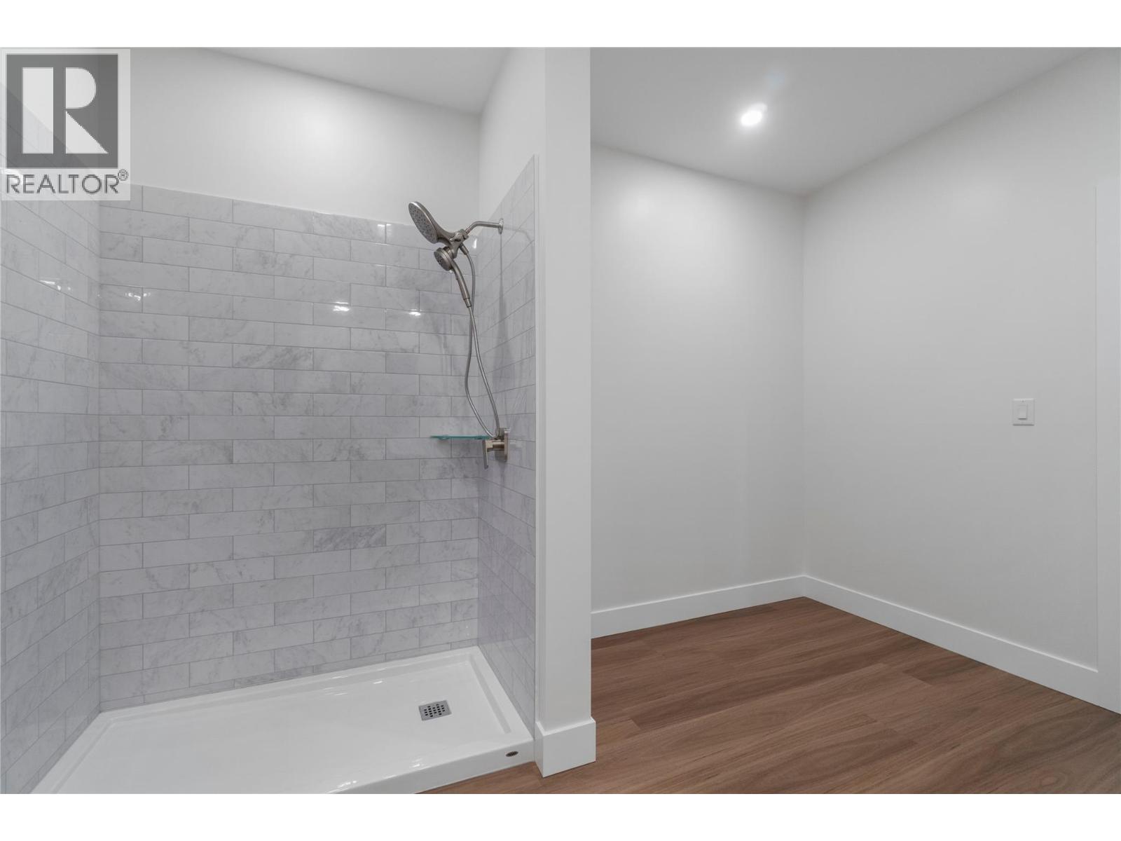 633 9 Street SE, Salmon Arm