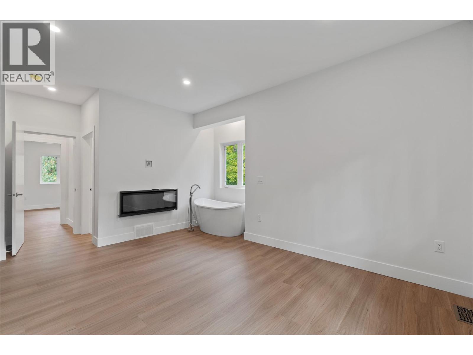 633 9 Street SE, Salmon Arm