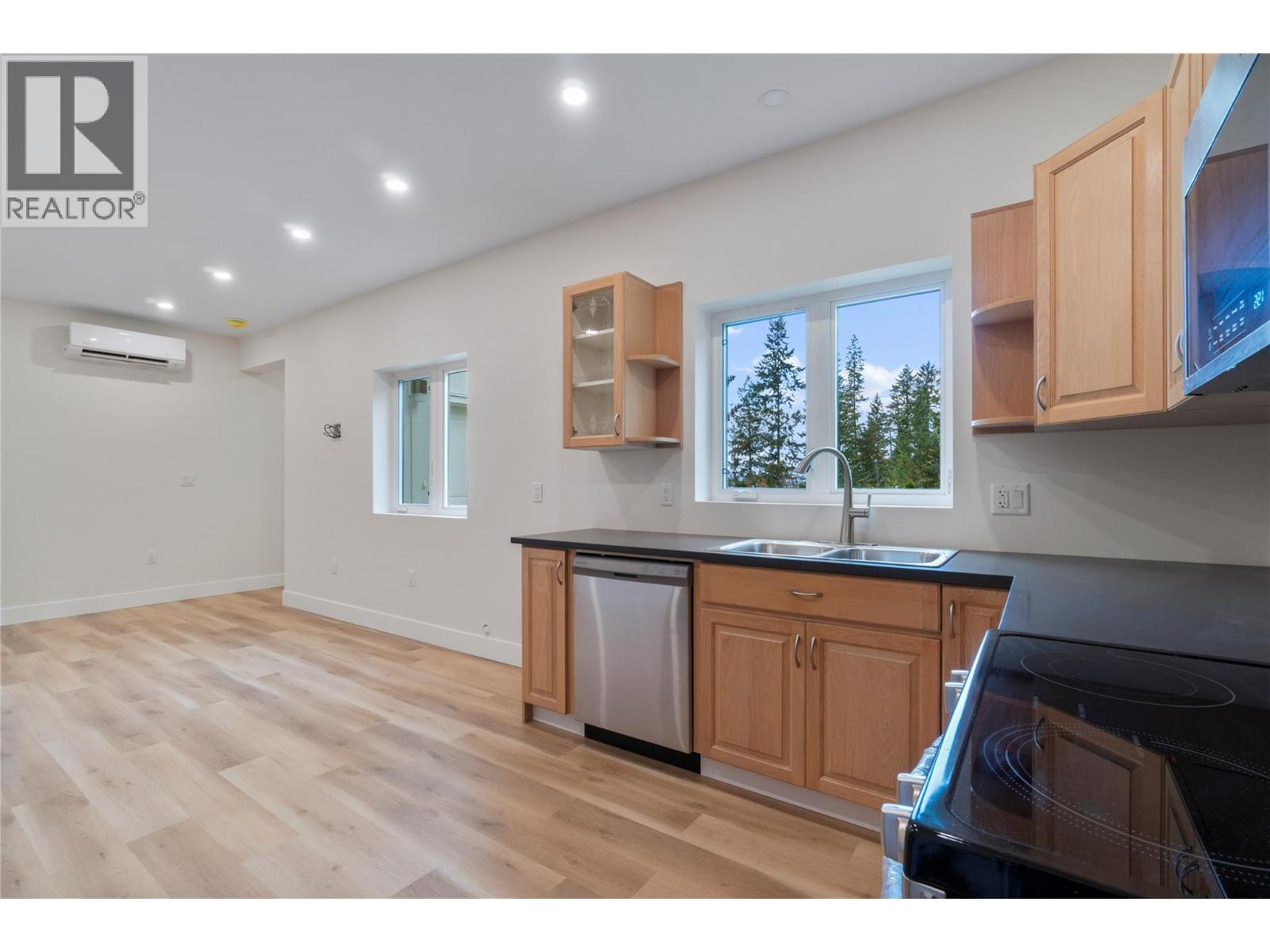 633 9 Street SE, Salmon Arm