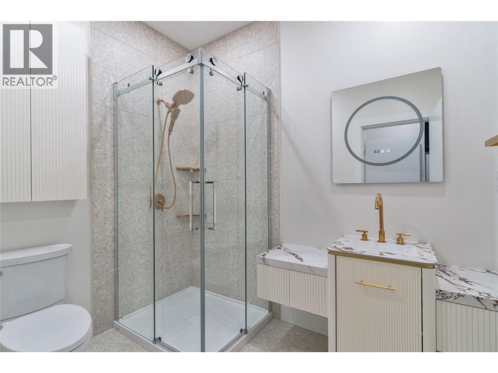 633 9 Street SE, Salmon Arm