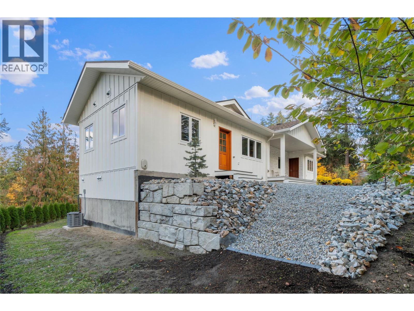 633 9 Street SE, Salmon Arm