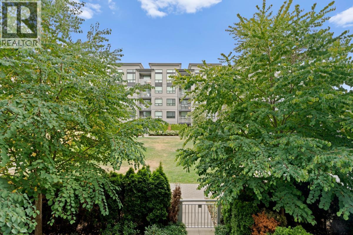 9213 ODLIN Road, Richmond