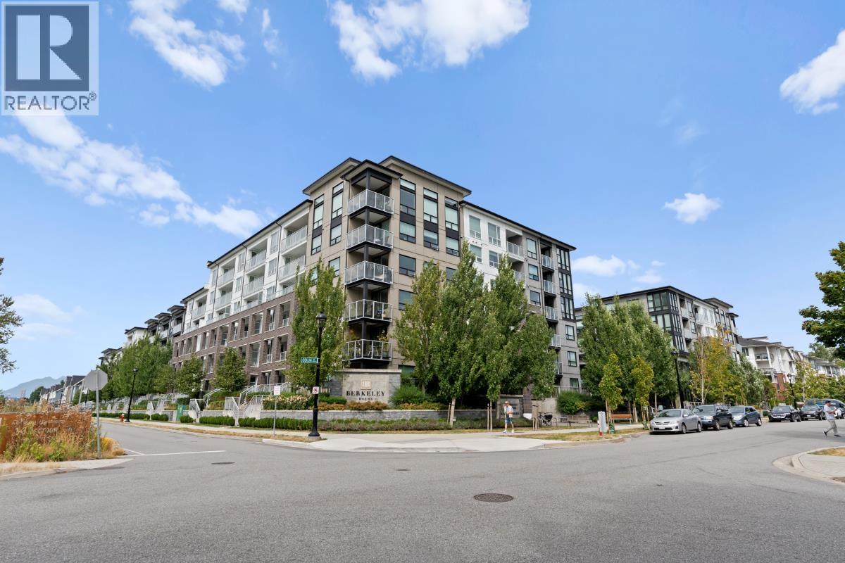 9213 ODLIN Road, Richmond