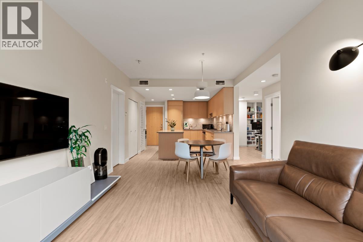 9213 ODLIN Road, Richmond