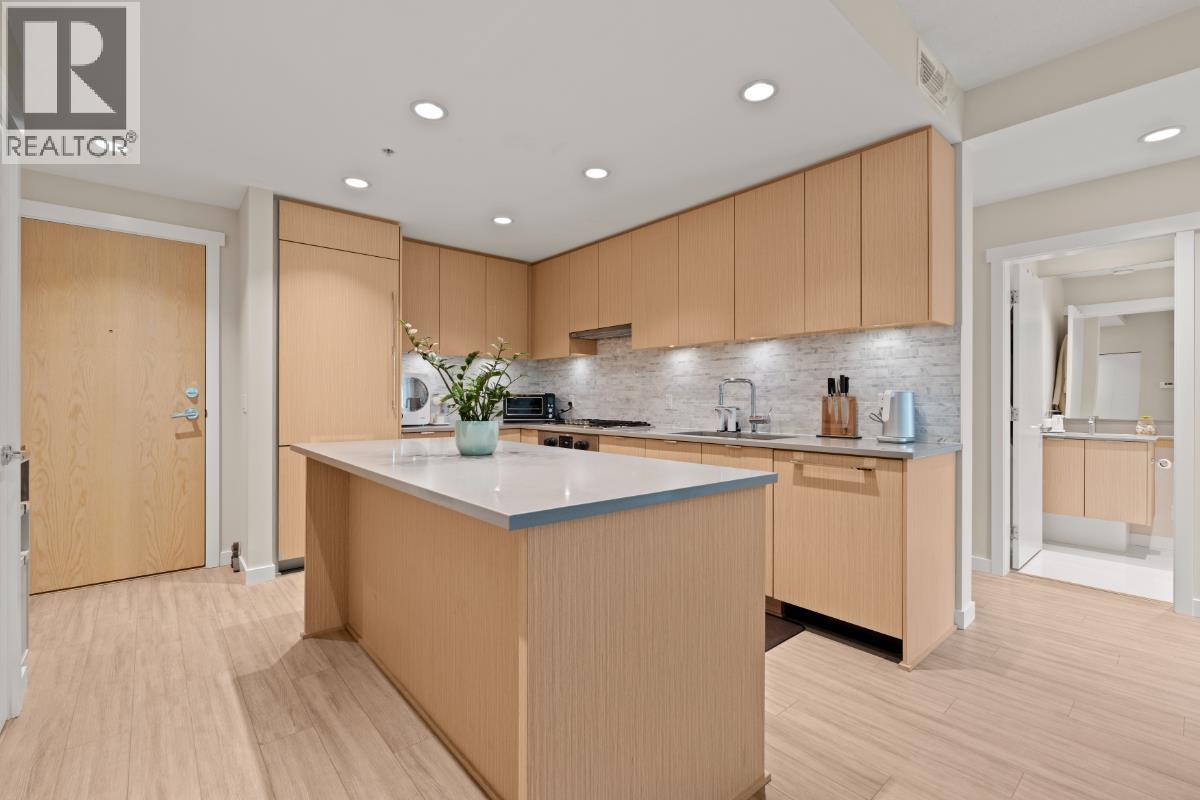 9213 ODLIN Road, Richmond