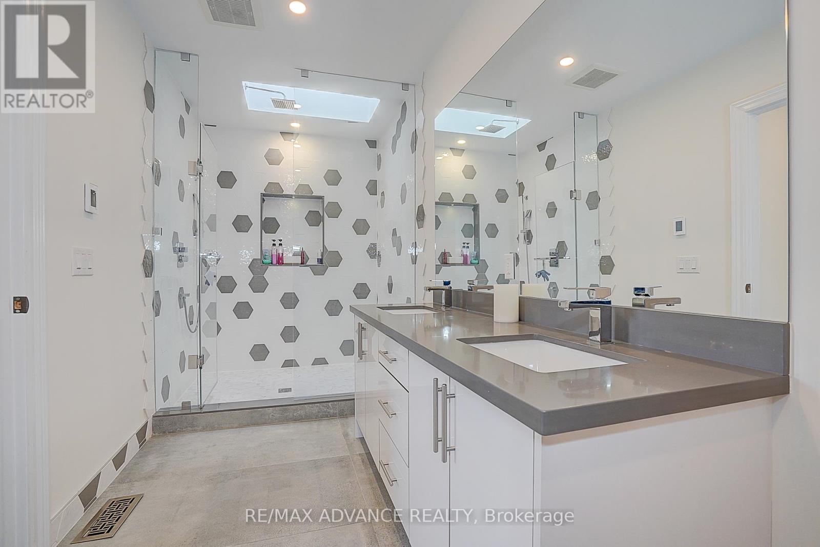 32 BROOKFIELD ROAD - 34