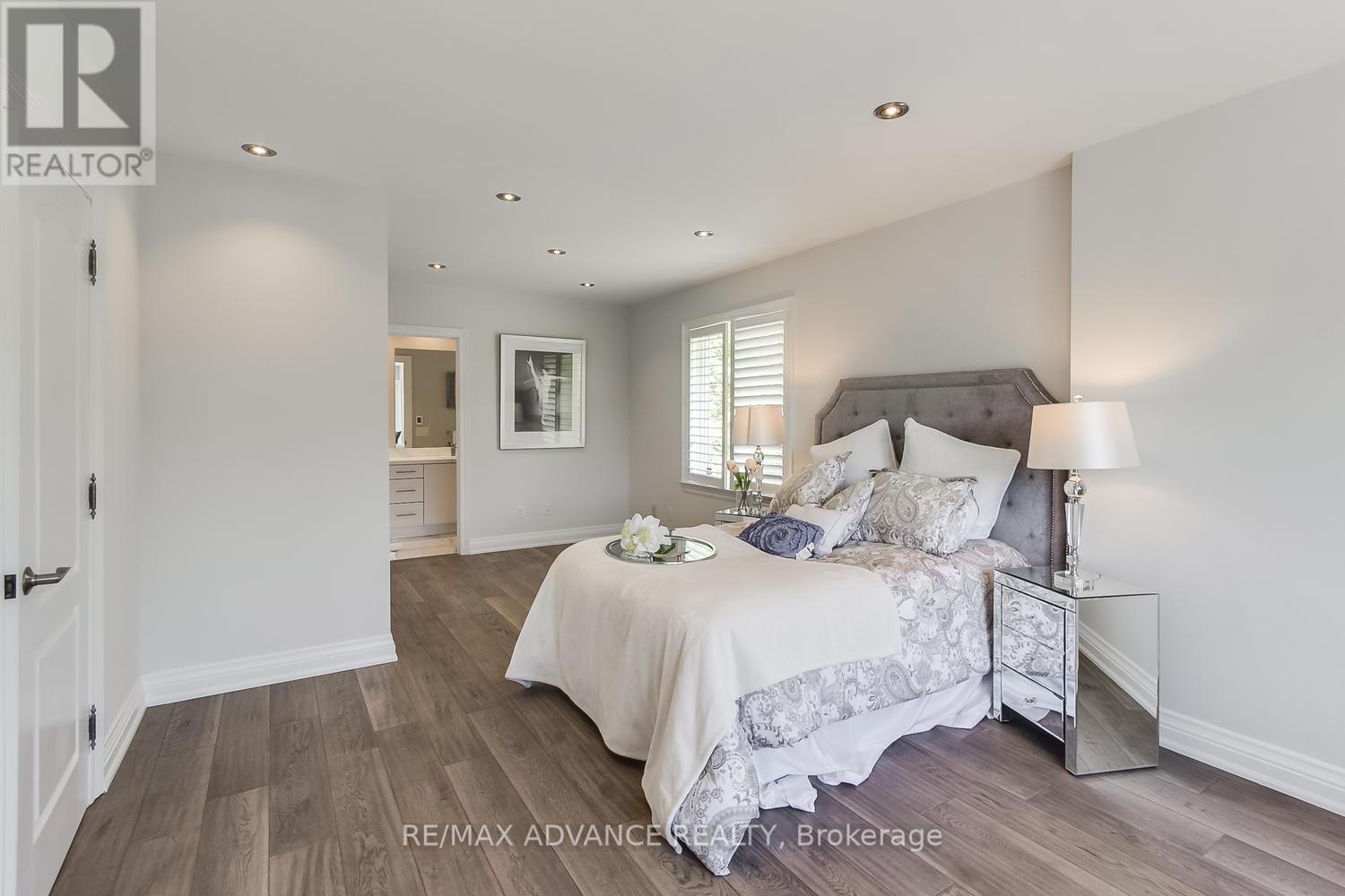 32 BROOKFIELD ROAD - 31