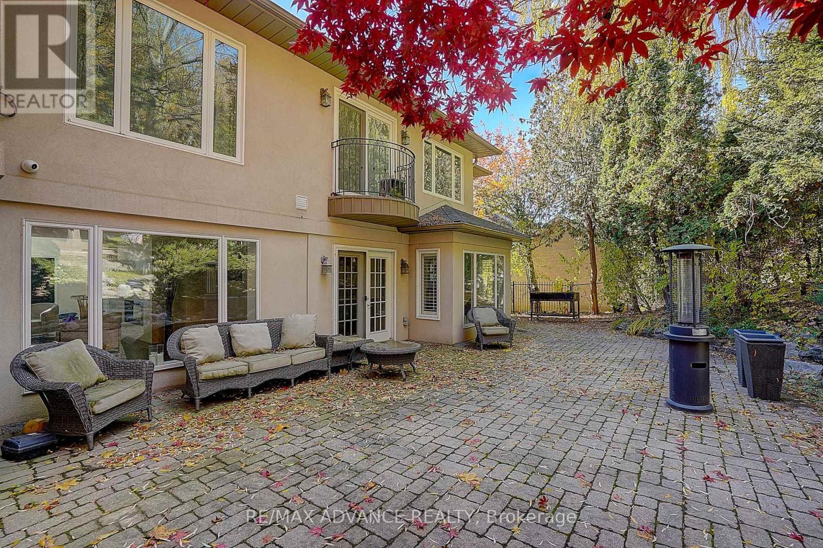 32 BROOKFIELD ROAD - 38