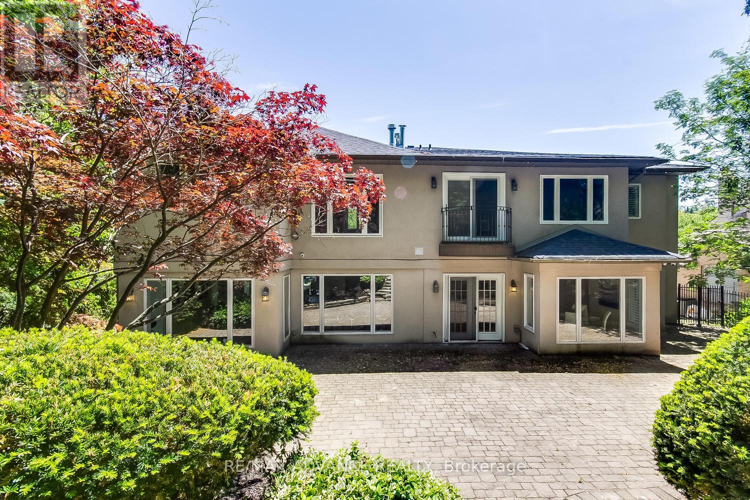 32 BROOKFIELD ROAD - 39