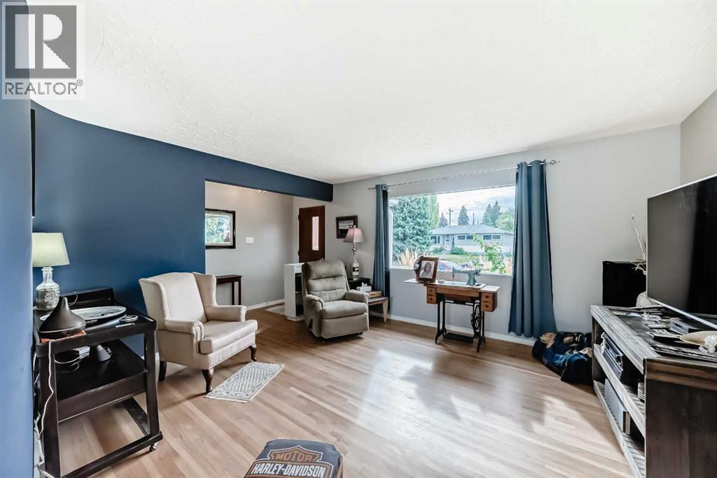 Single Family House Bungalow for Sale in  Springwood Drive SW Southwood Calgary 