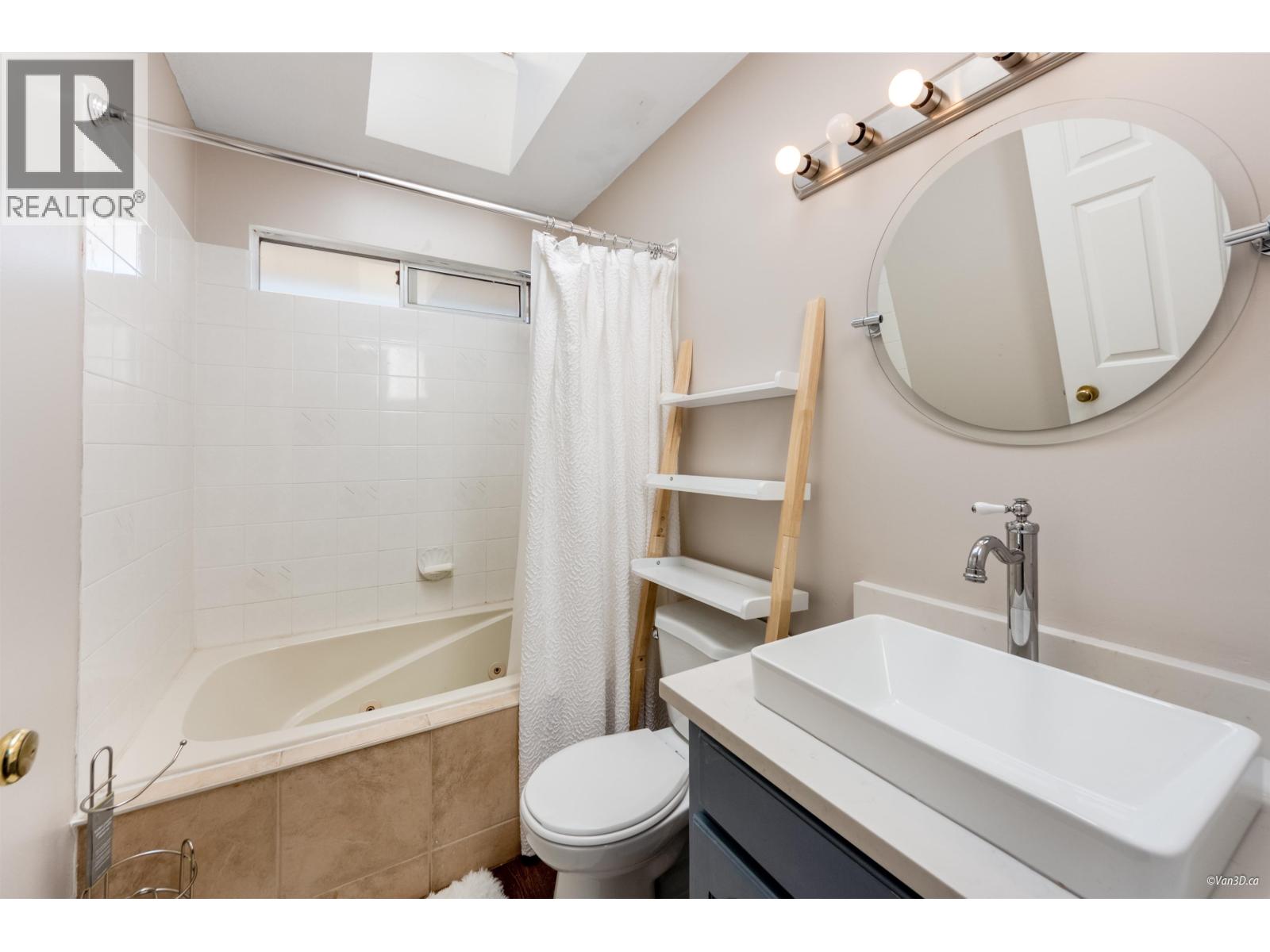 2287 STAFFORD AVENUE, Port Coquitlam