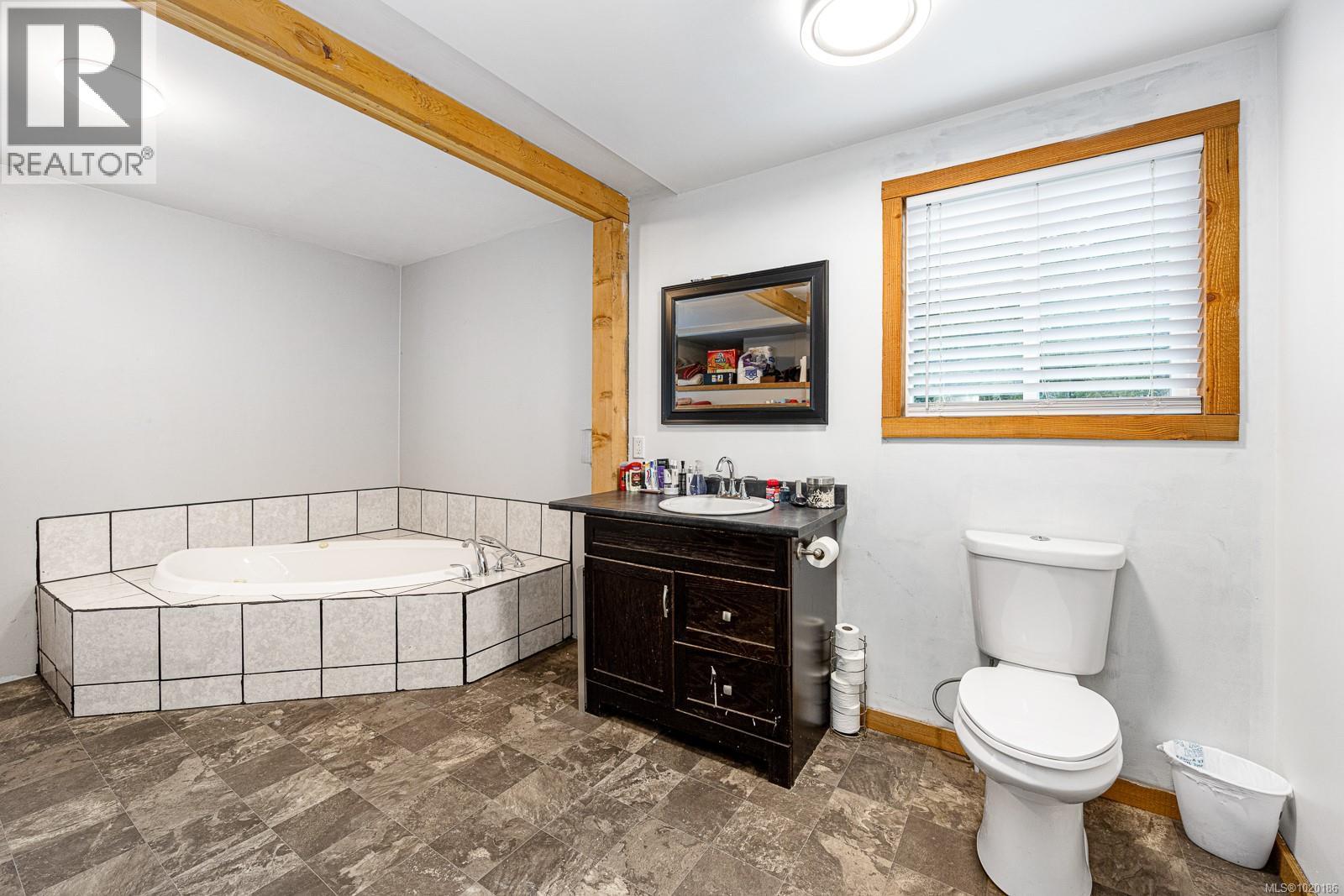 4399 Island Hwy S, Courtenay