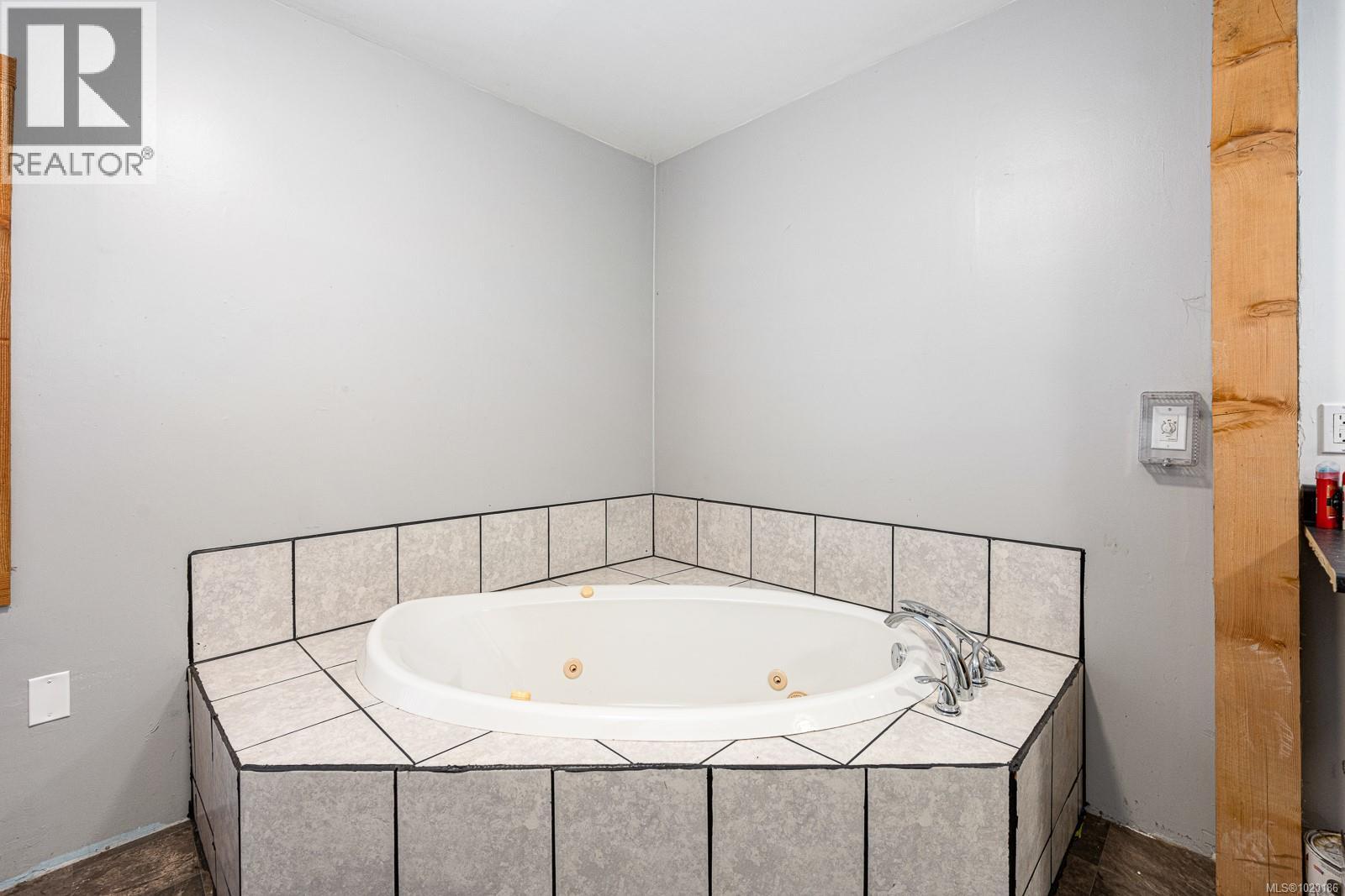 4399 Island Hwy S, Courtenay