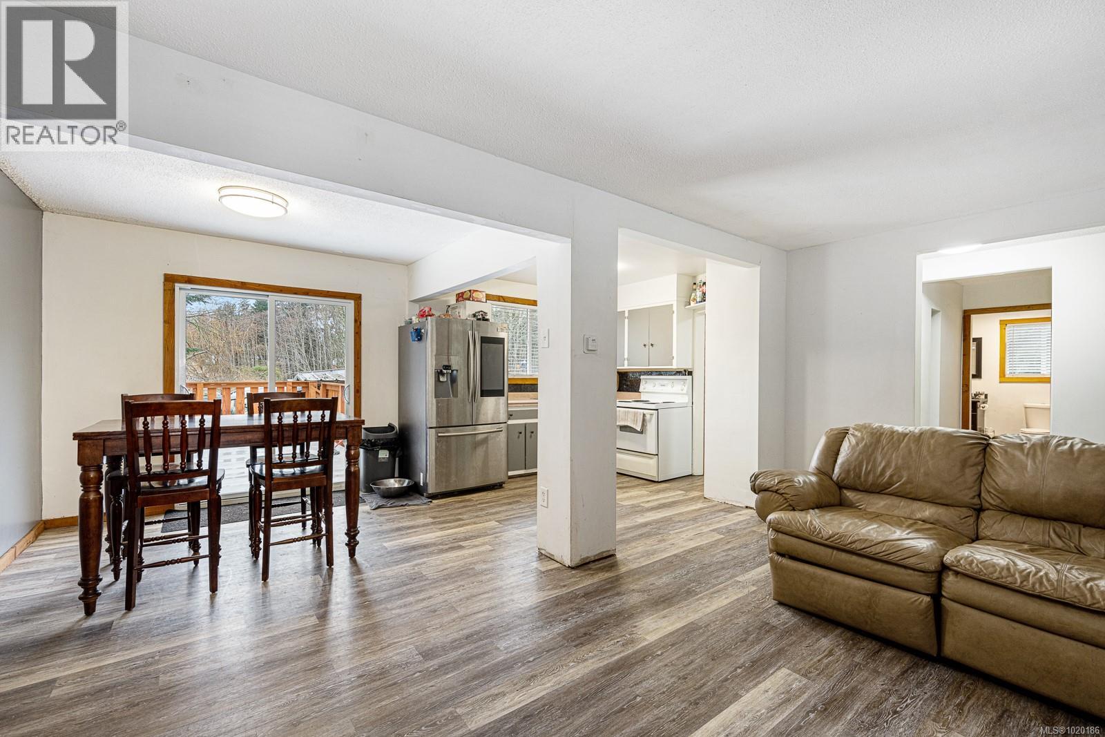 4399 Island Hwy S, Courtenay