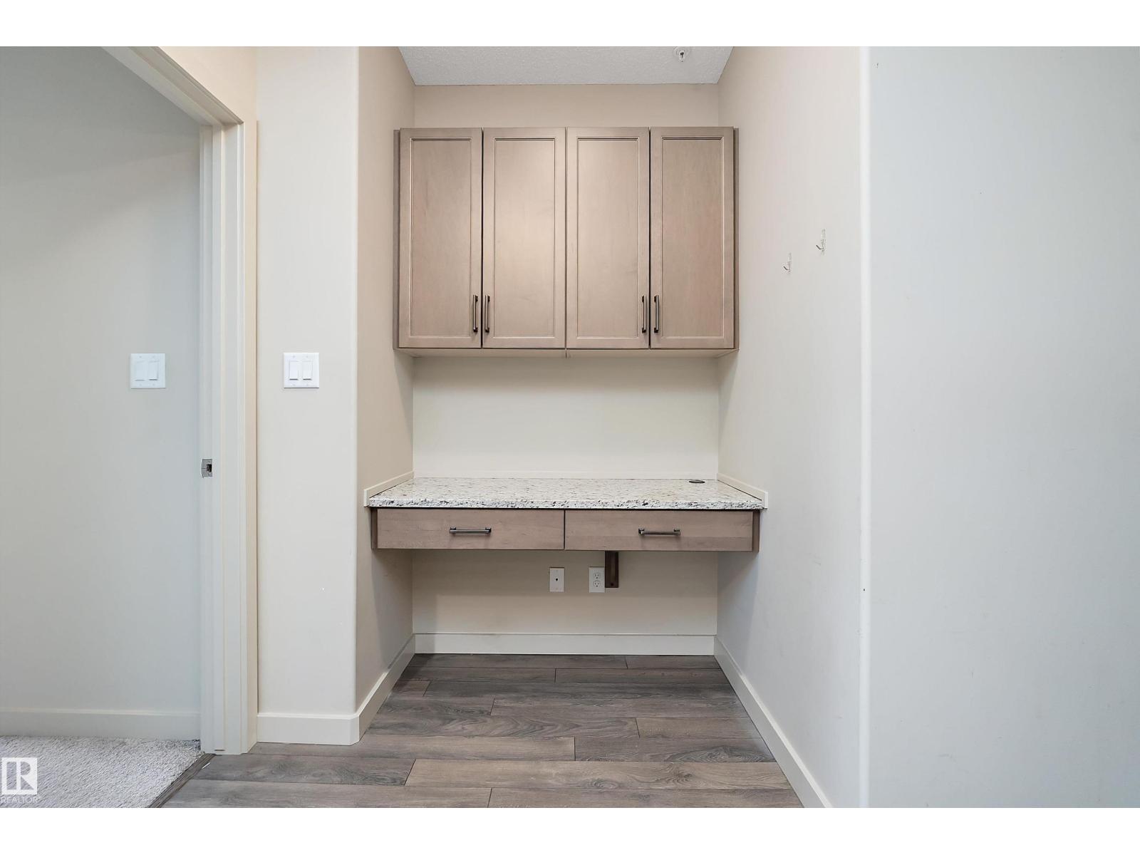 #311 504 Griesbach PR NW, Edmonton