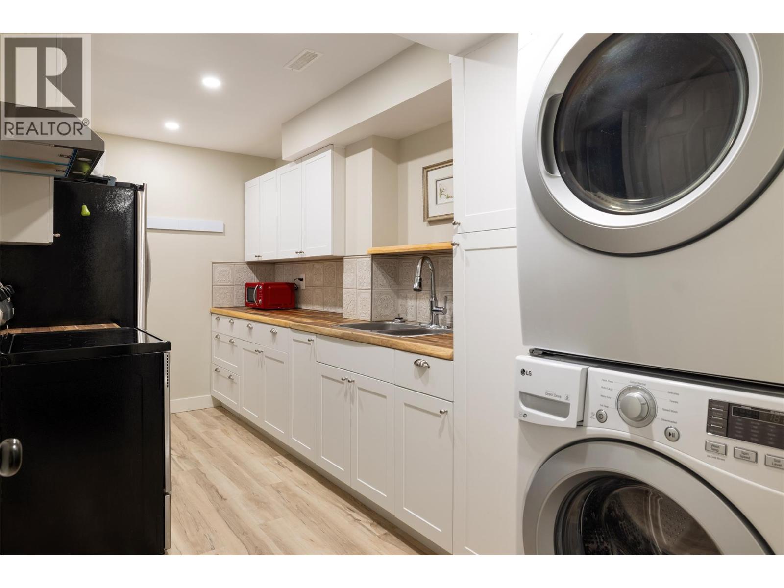 3535 Wood Avenue Unit# 6, Armstrong