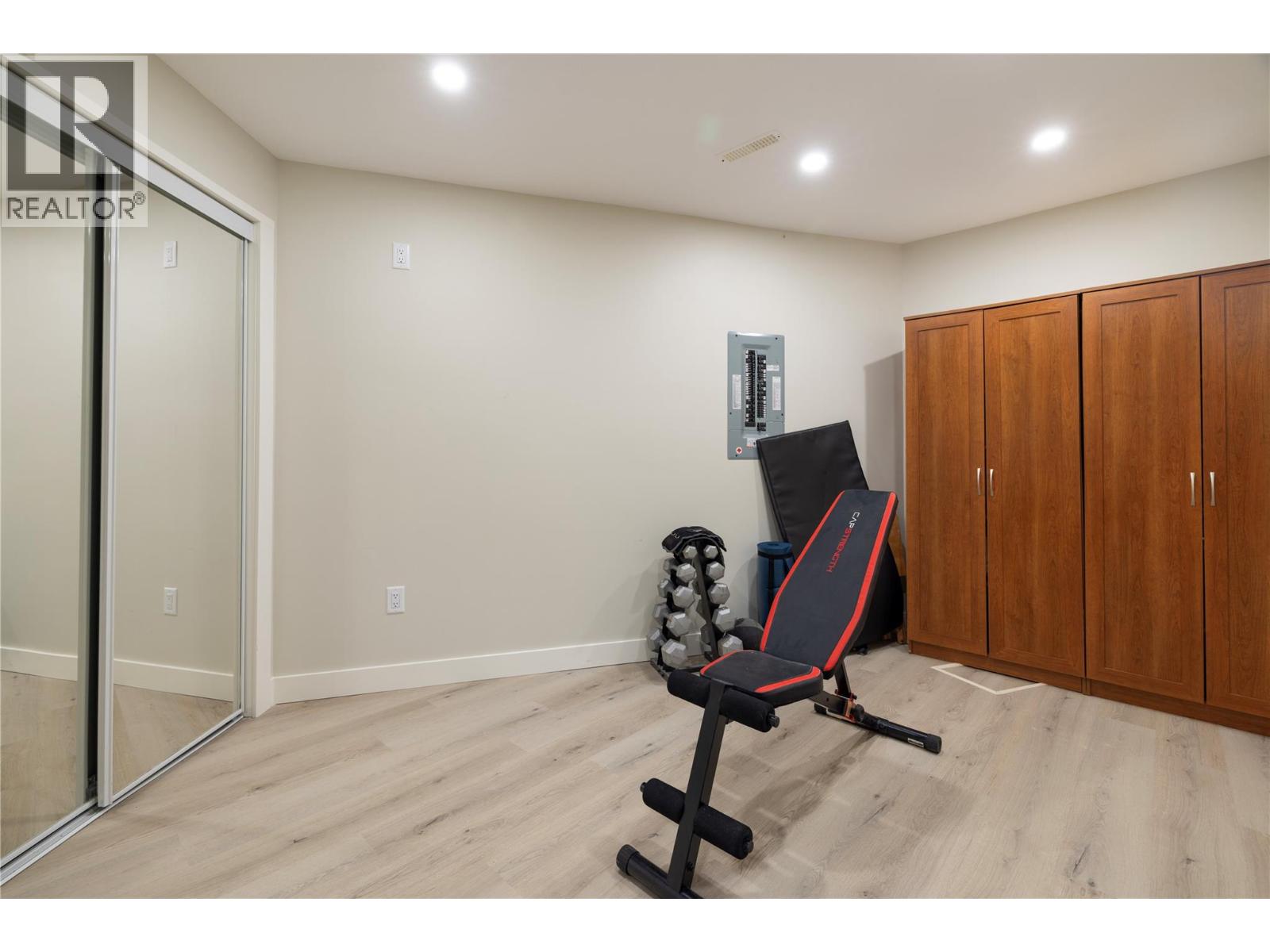 3535 Wood Avenue Unit# 6, Armstrong